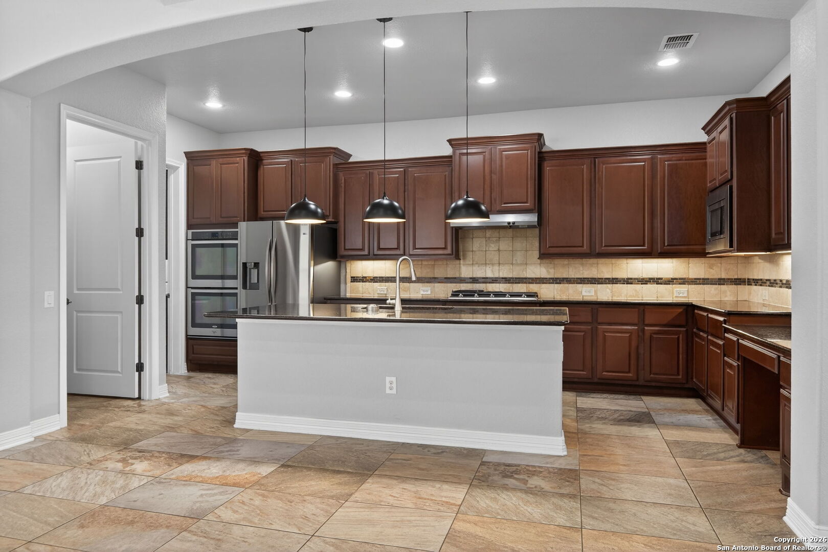 9911 Barefoot Boerne TX 78006