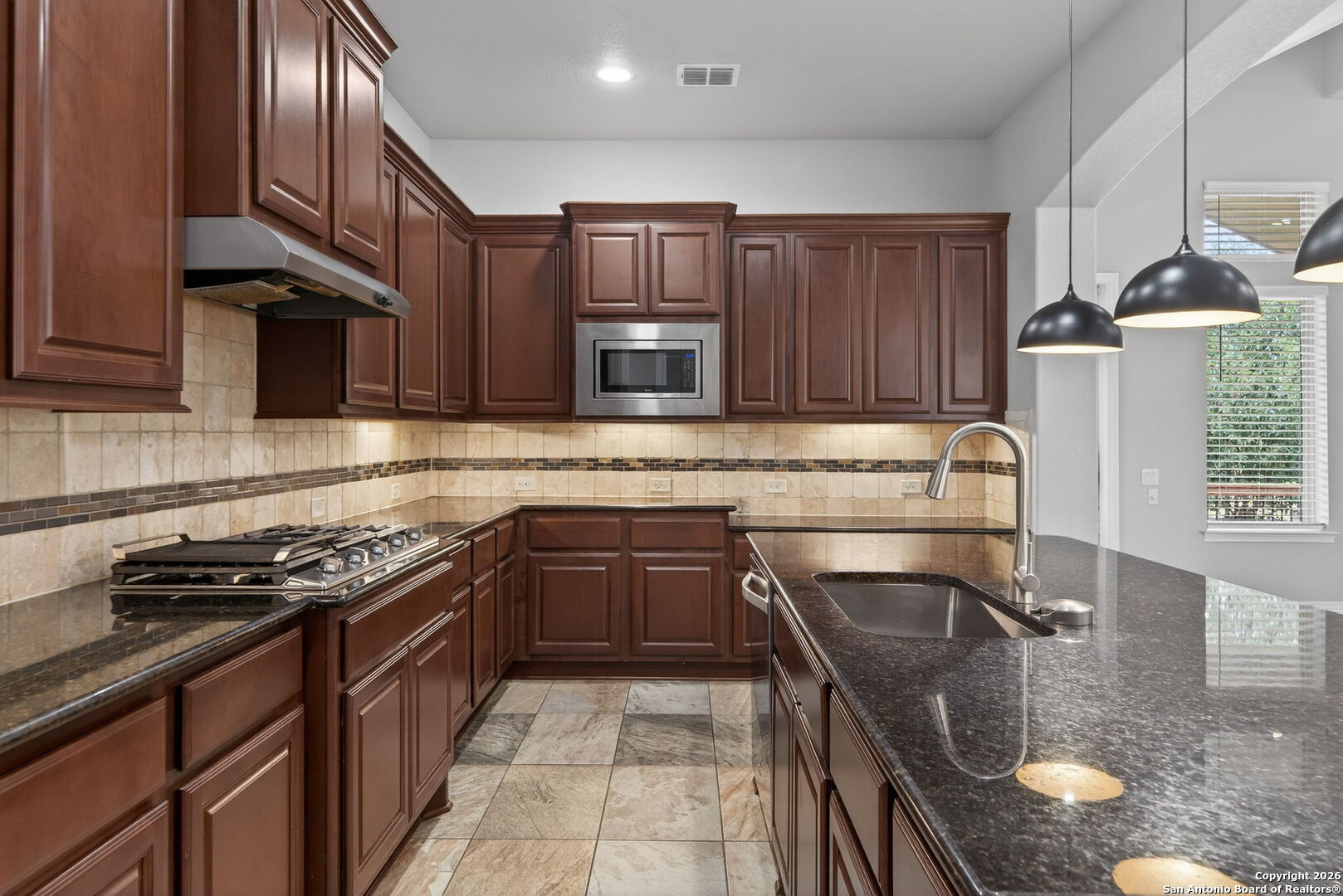 9911 Barefoot Boerne TX 78006