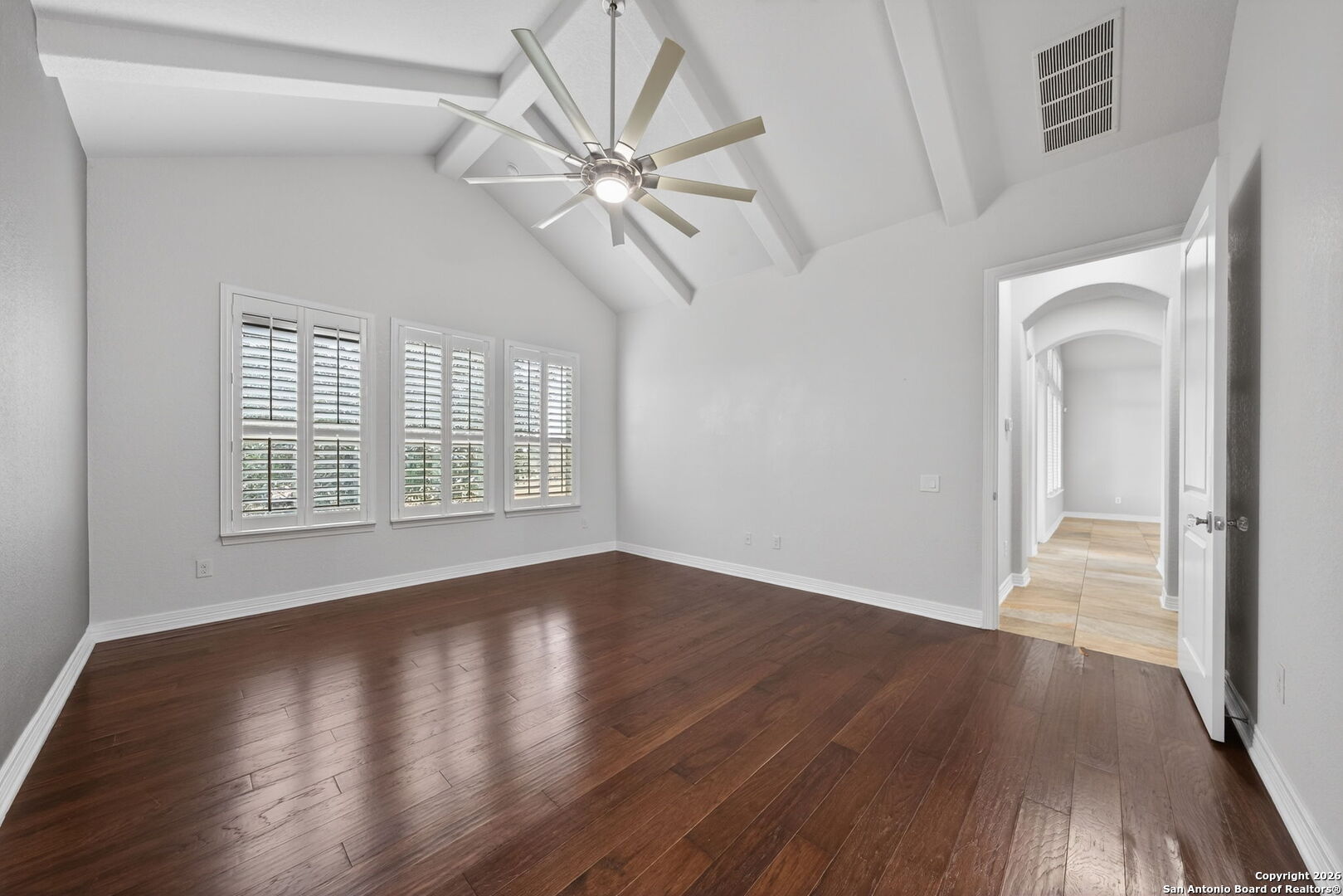 9911 Barefoot Boerne TX 78006
