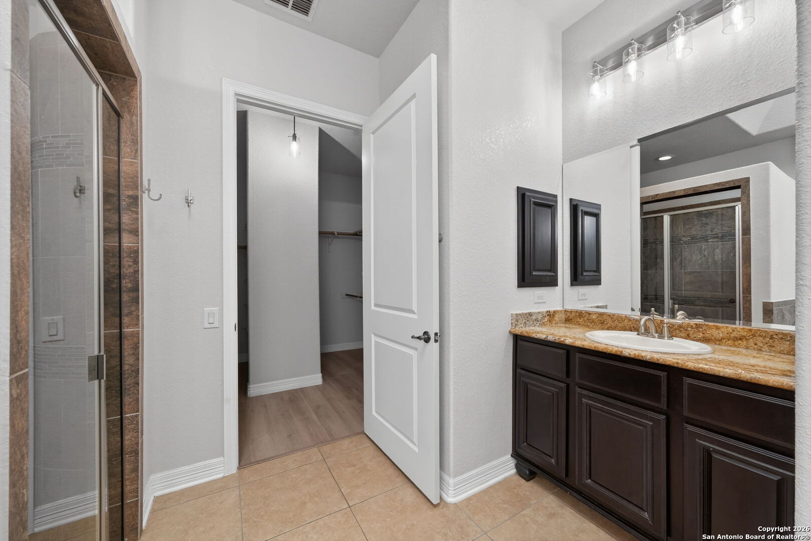 9911 Barefoot Boerne TX 78006