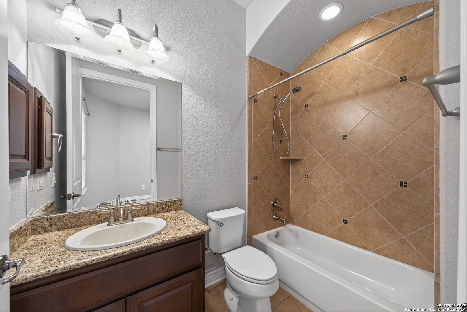 9911 Barefoot Boerne TX 78006