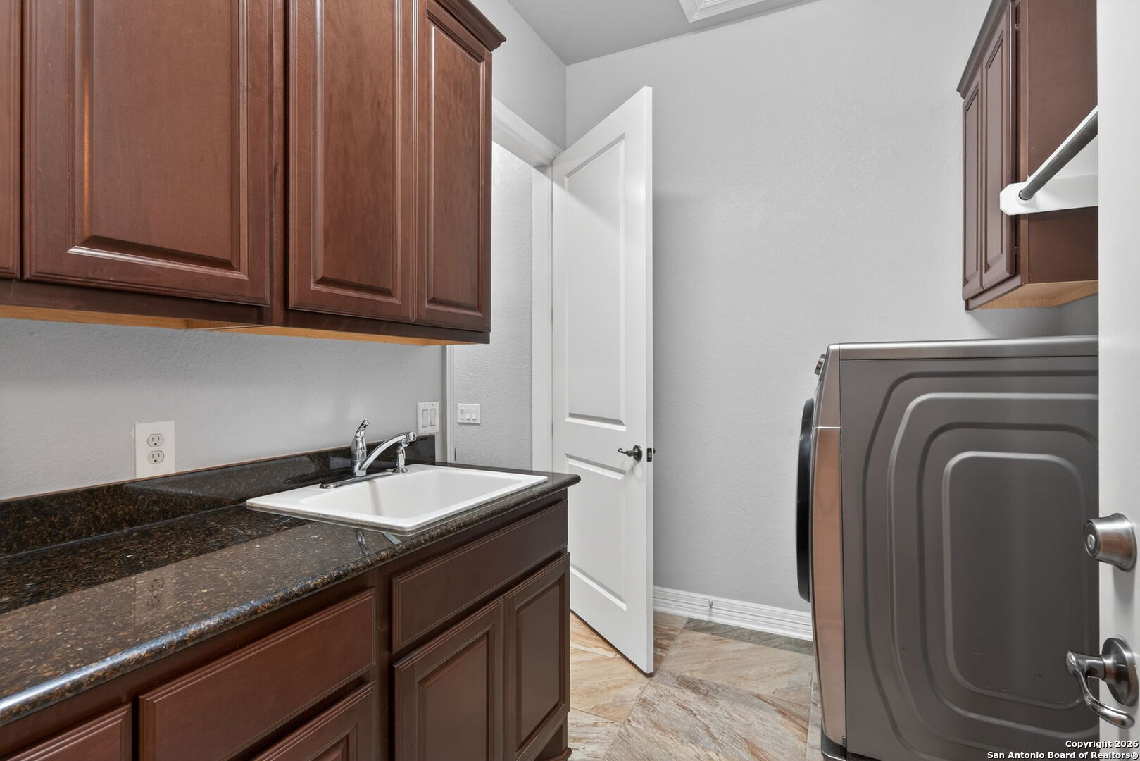 9911 Barefoot Boerne TX 78006
