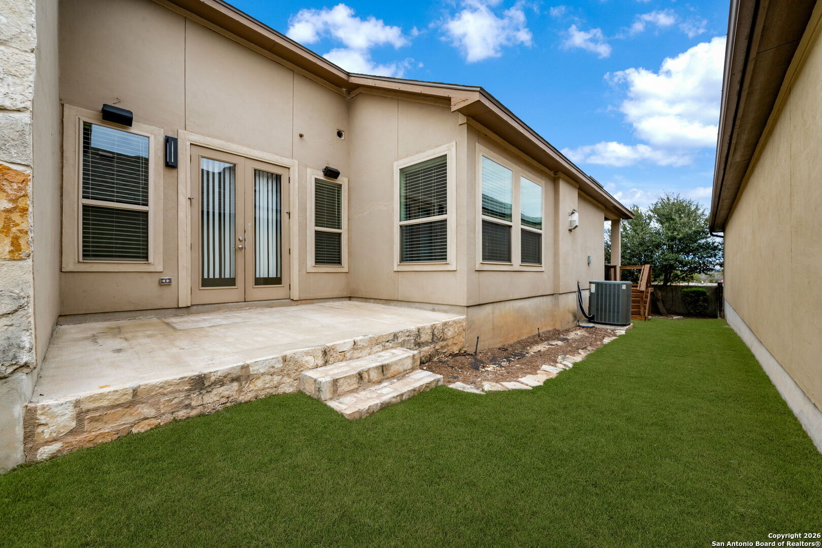 9911 Barefoot Boerne TX 78006