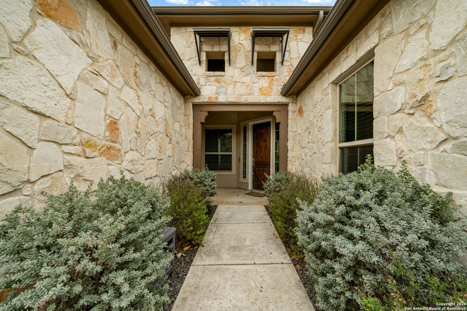 9911 Barefoot Boerne TX 78006