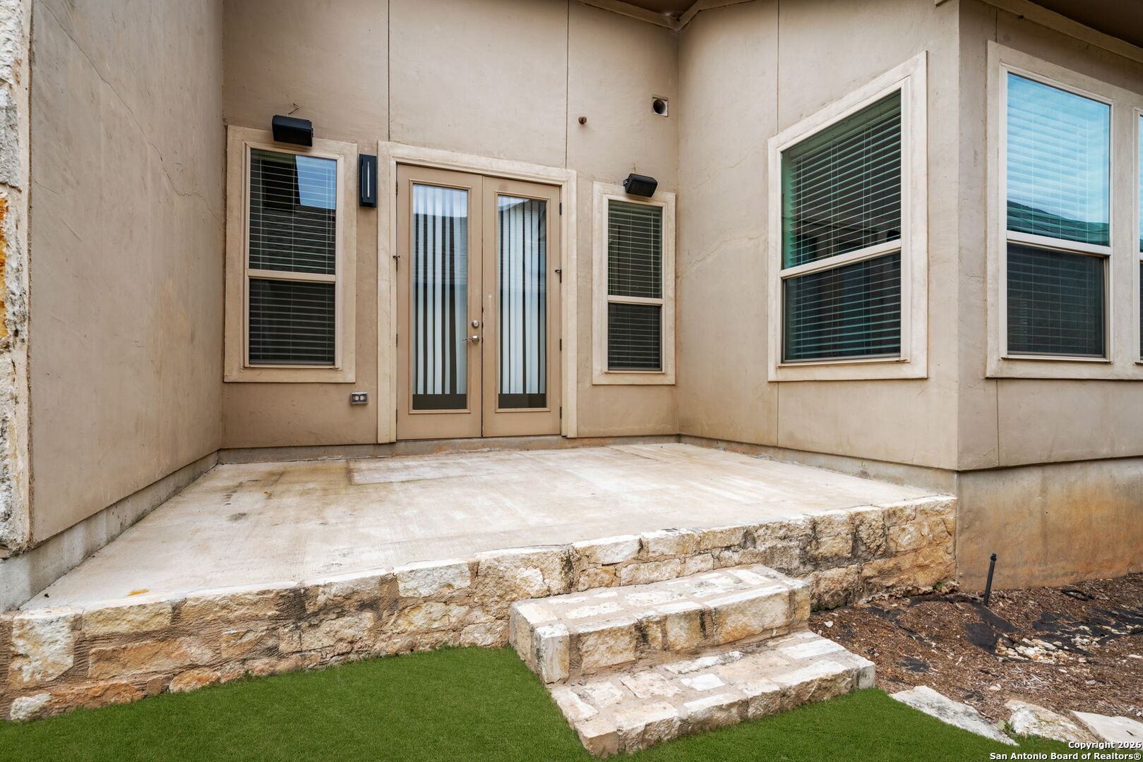 9911 Barefoot Boerne TX 78006