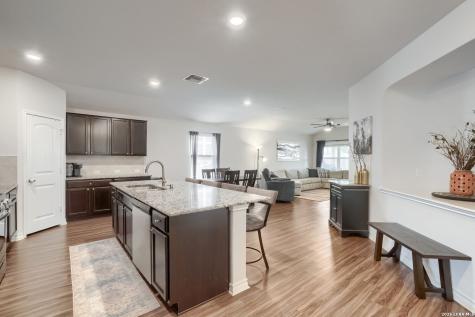 6014 Akin Quay San Antonio TX 78261