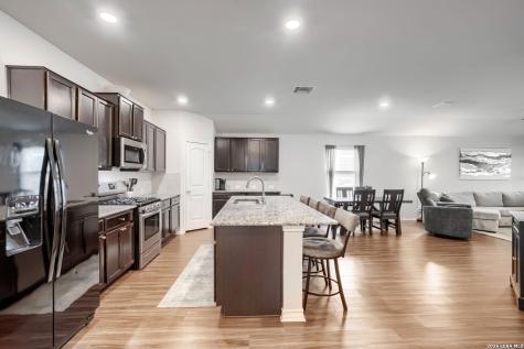 6014 Akin Quay San Antonio TX 78261