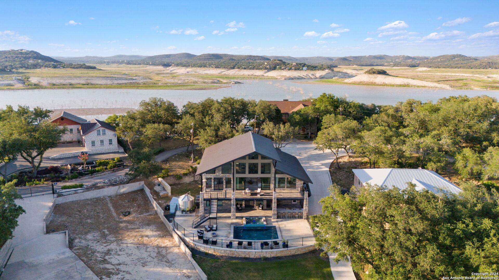 757 County Road 262 Mico TX 78056