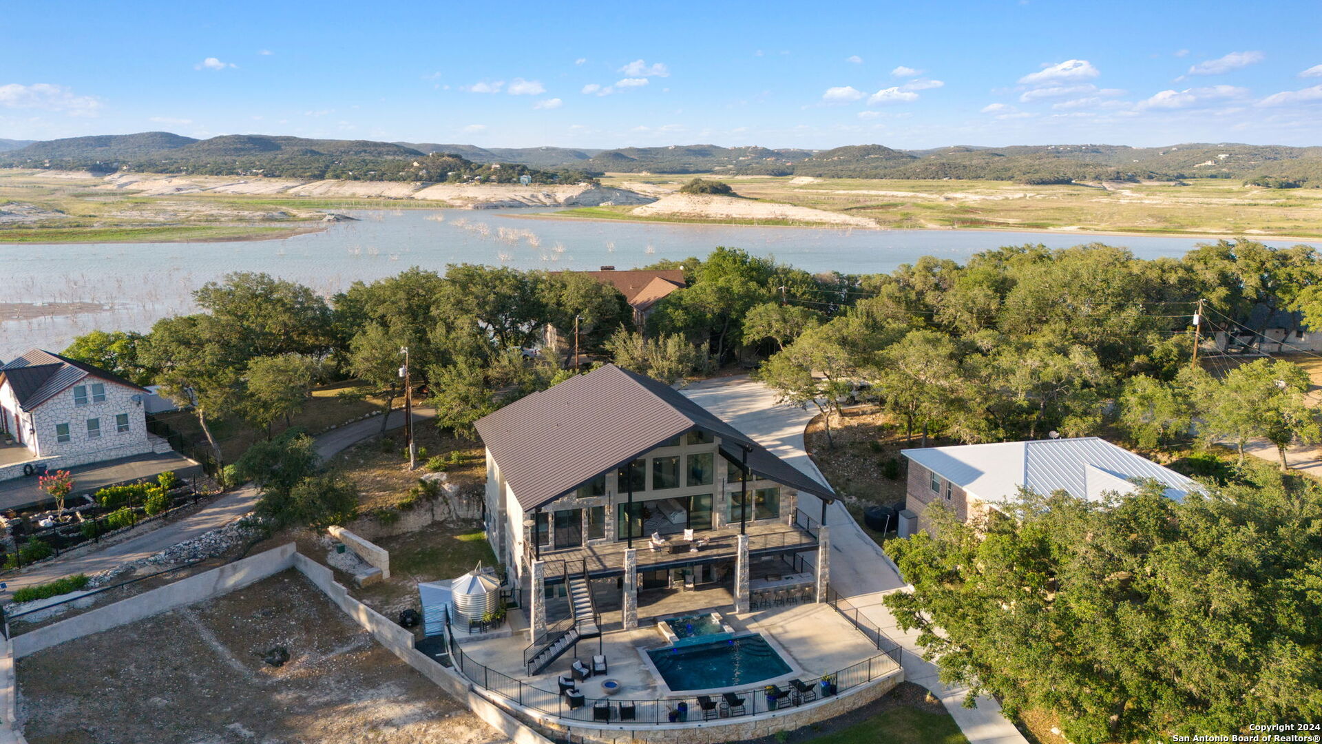 757 County Road 262 Mico TX 78056