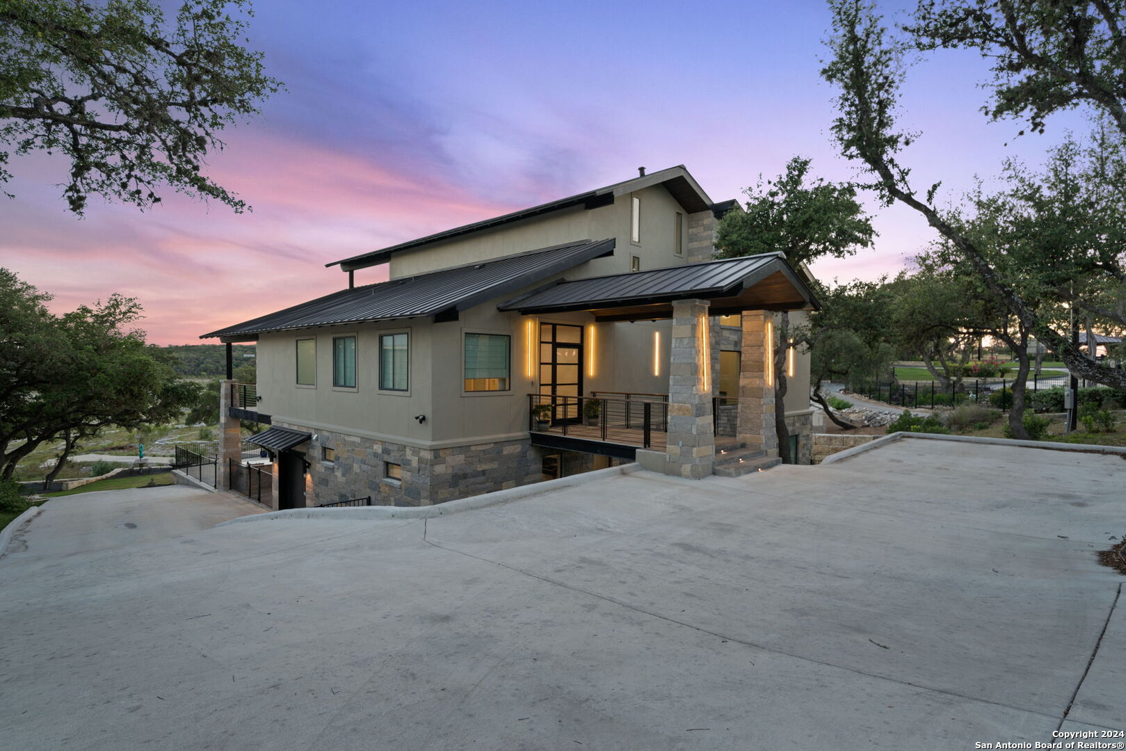 757 County Road 262 Mico TX 78056