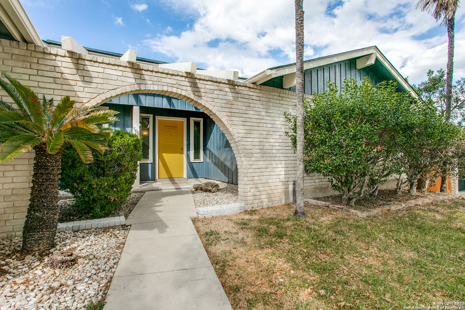 5611 Lon Chaney Drive San Antonio TX 78240