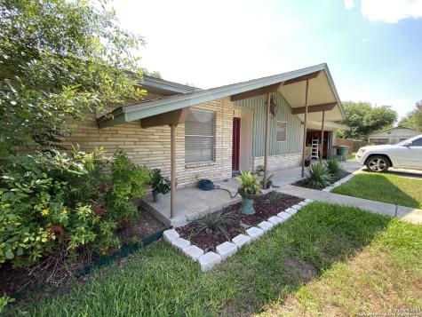 601 N 2nd Street Uvalde TX 78801