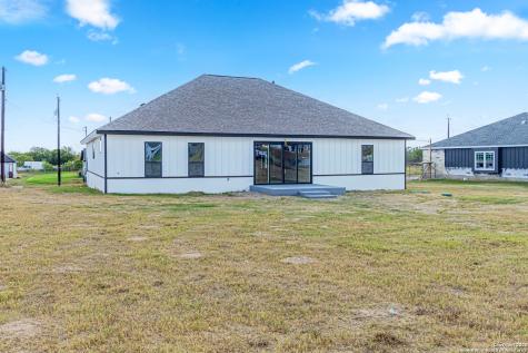 16923 Rancho Escondido Atascosa TX 78002