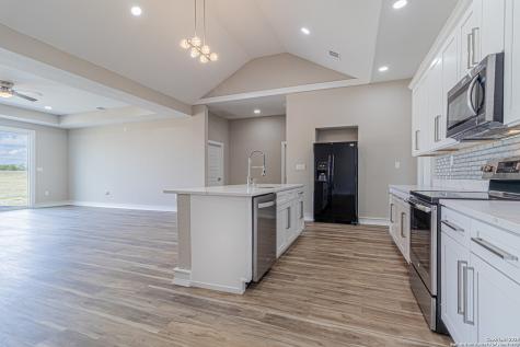 16923 Rancho Escondido Atascosa TX 78002