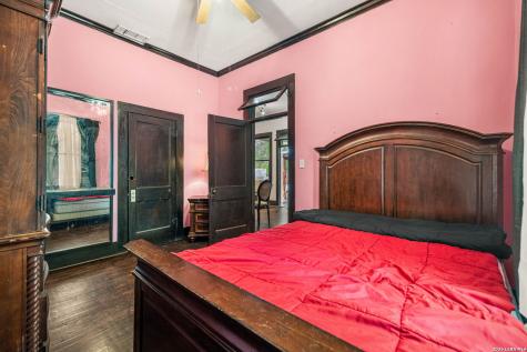 1211 Guadalupe San Antonio TX 78207