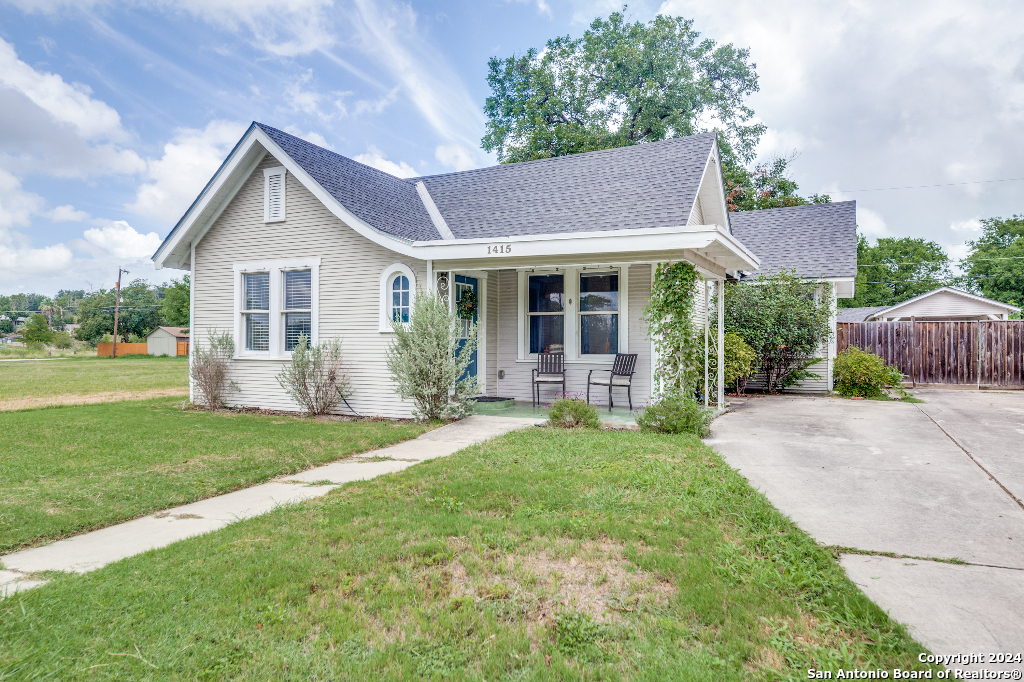 1415 W Mistletoe Avenue San Antonio TX 78201