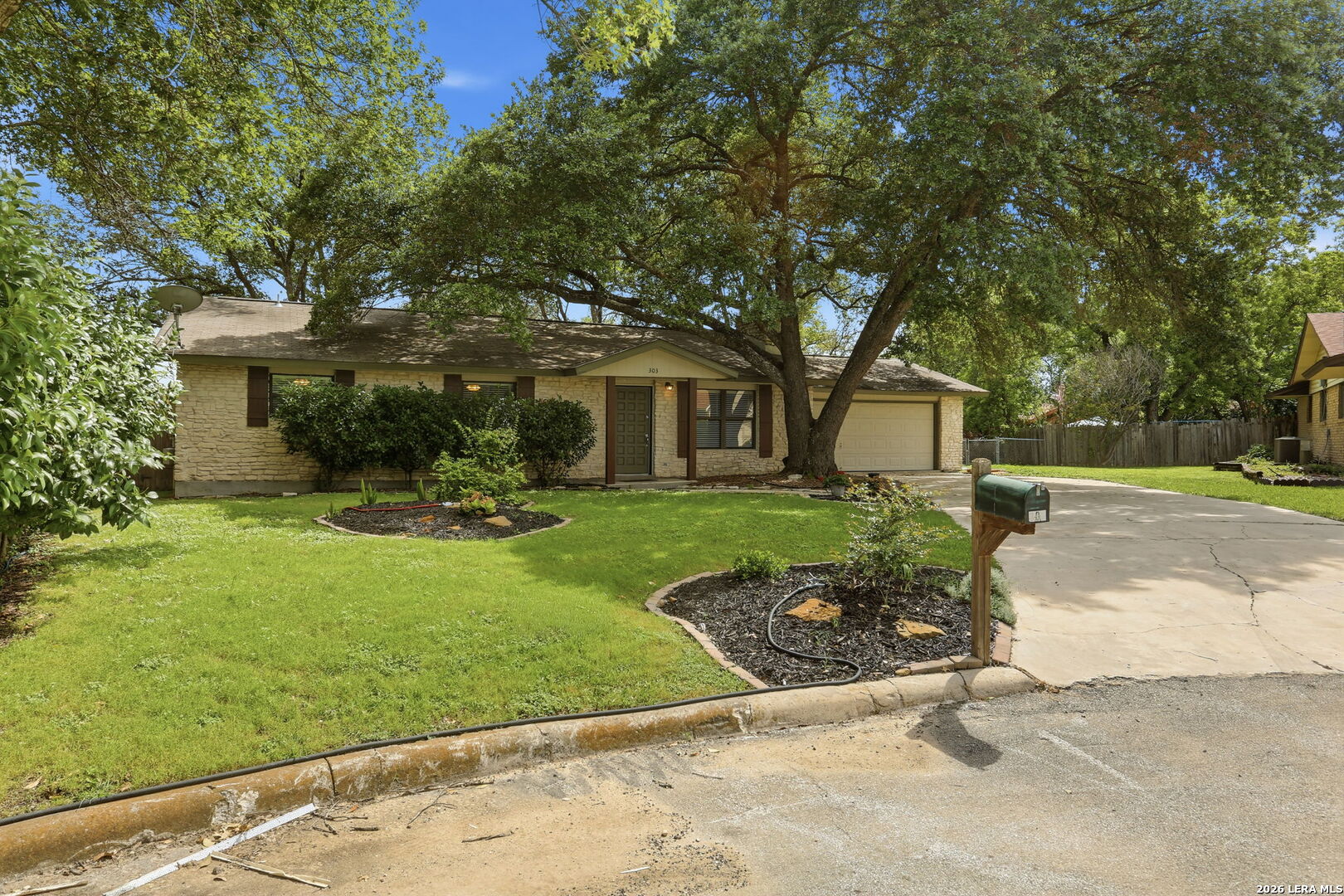 303 Castle Court Converse TX 78109
