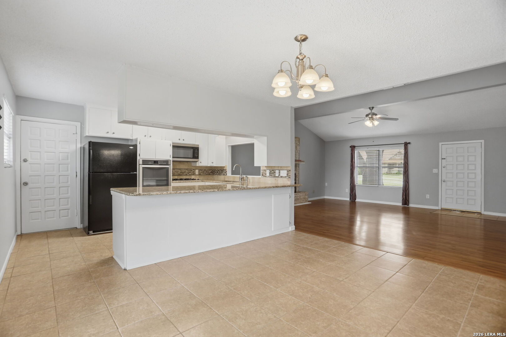 303 Castle Court Converse TX 78109