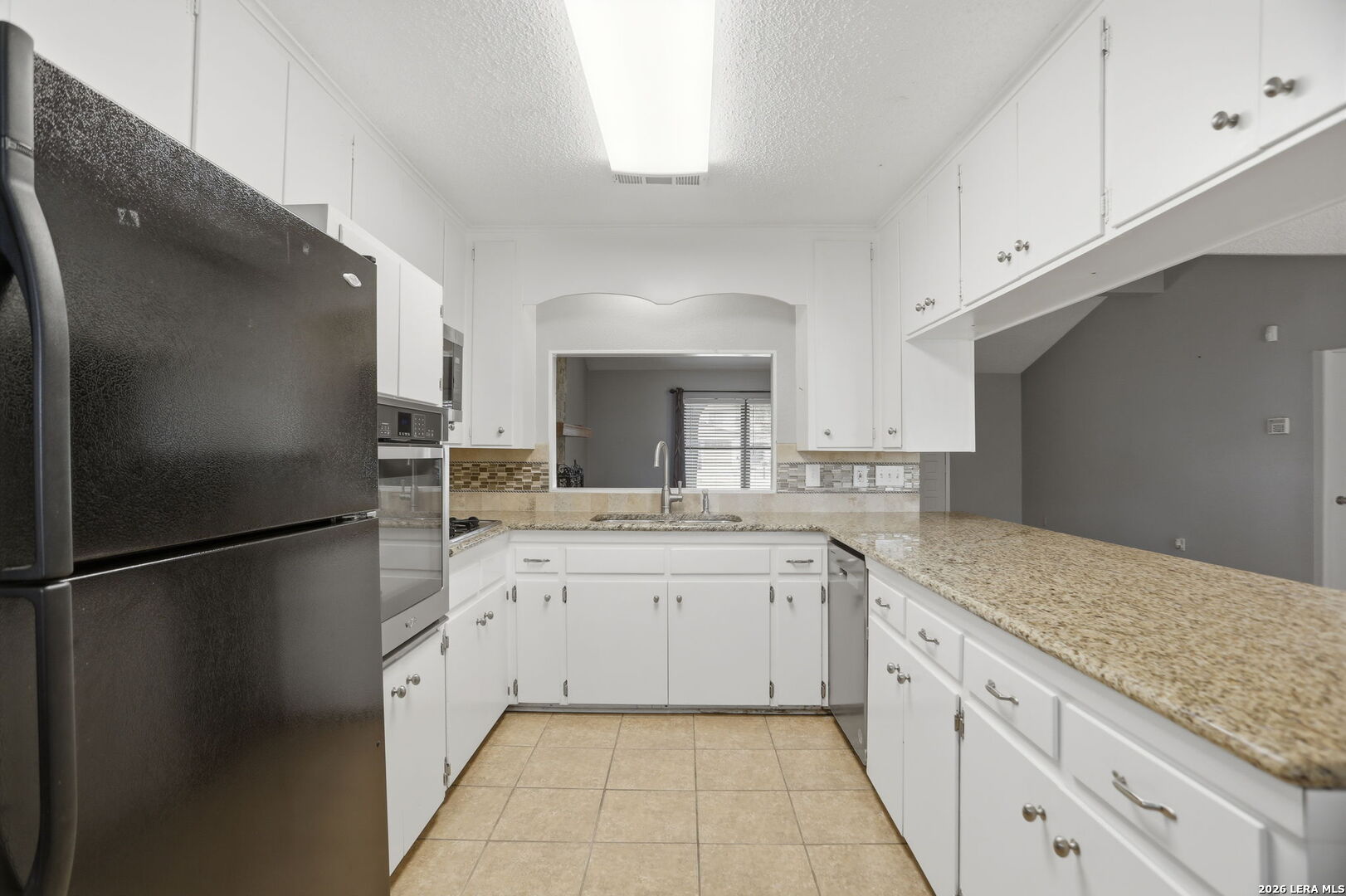 303 Castle Court Converse TX 78109