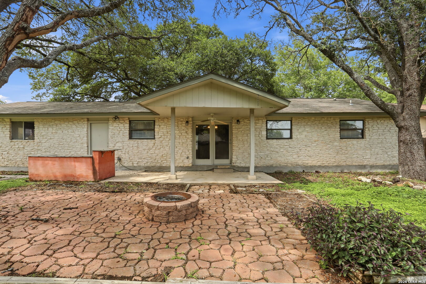 303 Castle Court Converse TX 78109