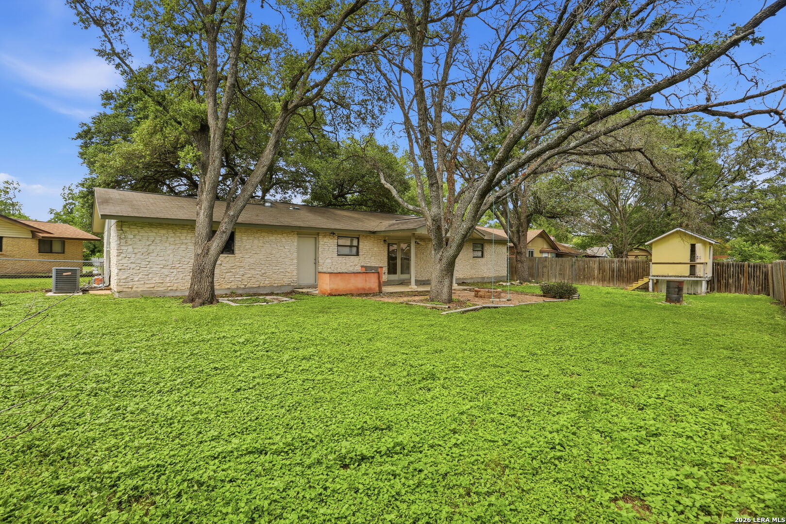 303 Castle Court Converse TX 78109