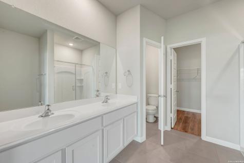 6248 Persimmon Lake San Antonio TX 78245