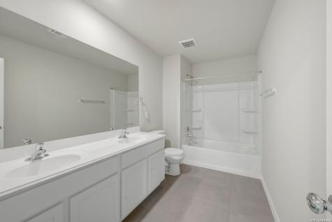 6248 Persimmon Lake San Antonio TX 78245