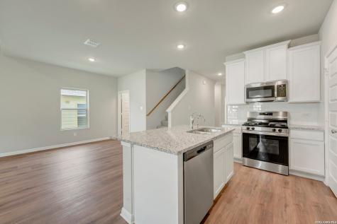 6248 Persimmon Lake San Antonio TX 78245