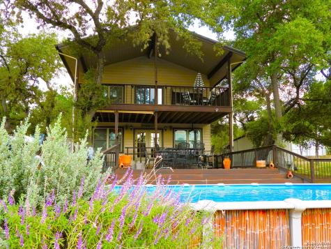 1497 Pebble Beach Road Lakehills TX 78063
