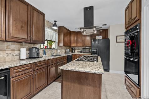 1497 Pebble Beach Road Lakehills TX 78063