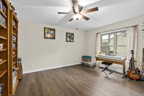 1497 Pebble Beach Road Lakehills TX 78063