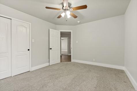 8034 Shumard Oak Drive San Antonio TX 78223