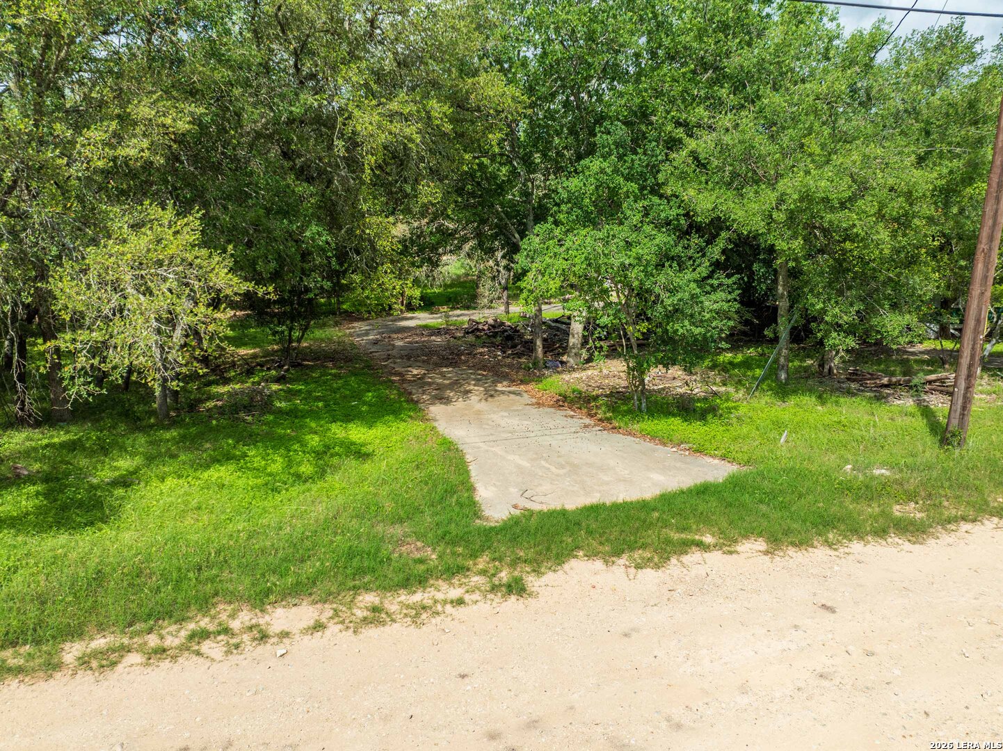 702 Northeast Bandera TX 78003
