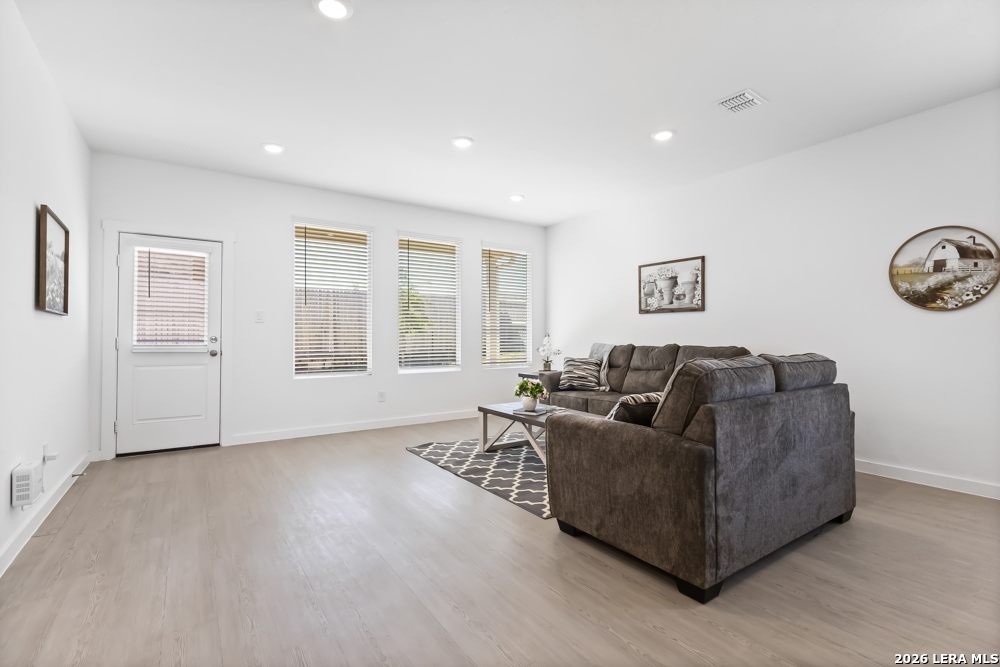 6638 Titan Park Converse TX 78109