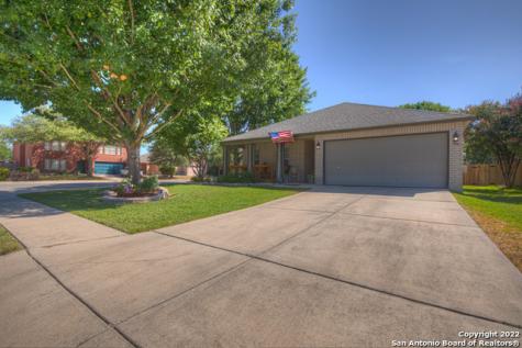 864 Pinehurst Drive New Braunfels TX 78130