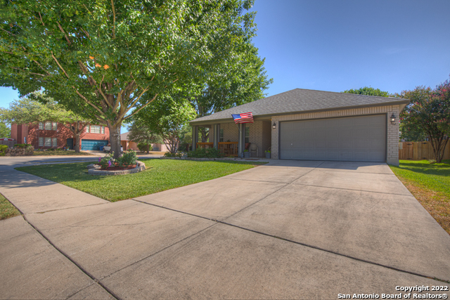 864 Pinehurst Drive New Braunfels TX 78130