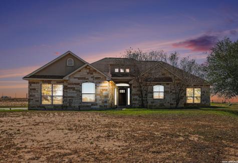3270 County Road 405 Floresville TX 78114