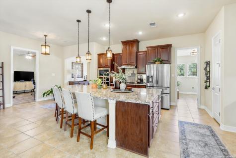 333 Cascade Trail Castroville TX 78009