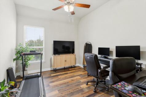 333 Cascade Trail Castroville TX 78009
