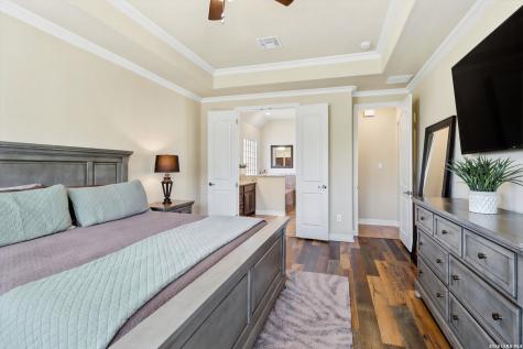 333 Cascade Trail Castroville TX 78009