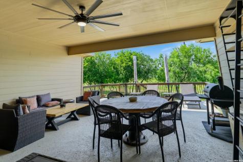 333 Cascade Trail Castroville TX 78009