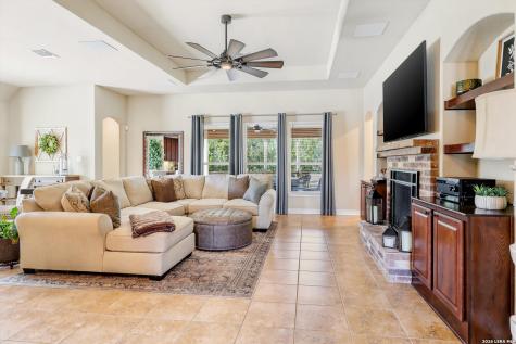 333 Cascade Trail Castroville TX 78009