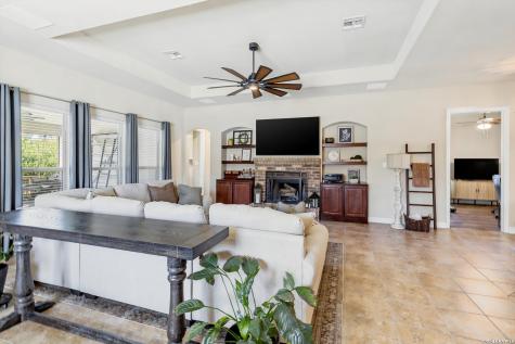333 Cascade Trail Castroville TX 78009
