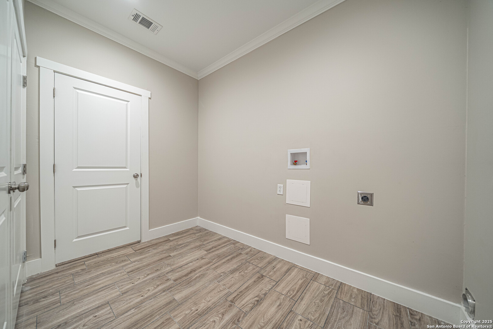 1418 Burleson San Antonio TX 78202
