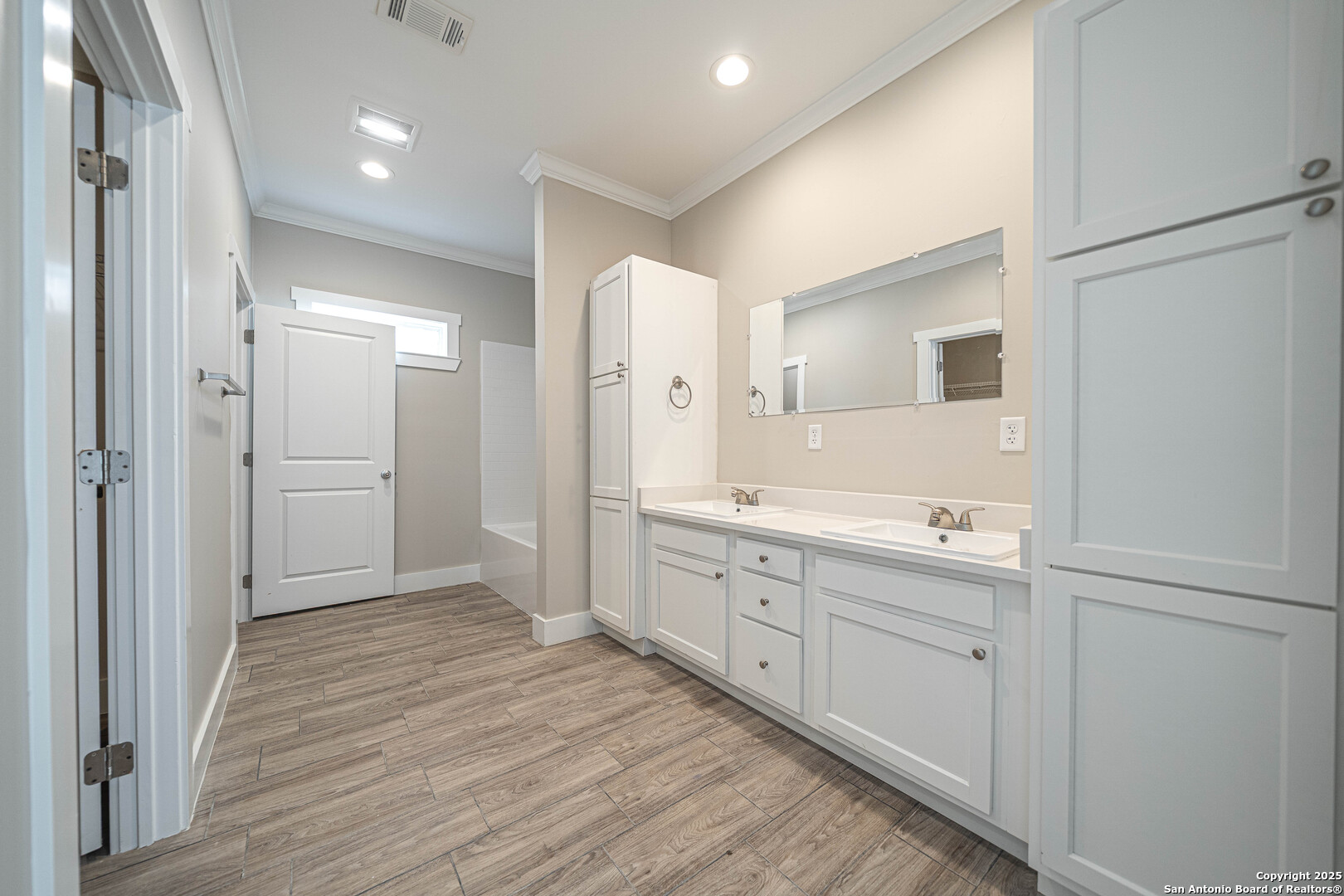 1418 Burleson San Antonio TX 78202