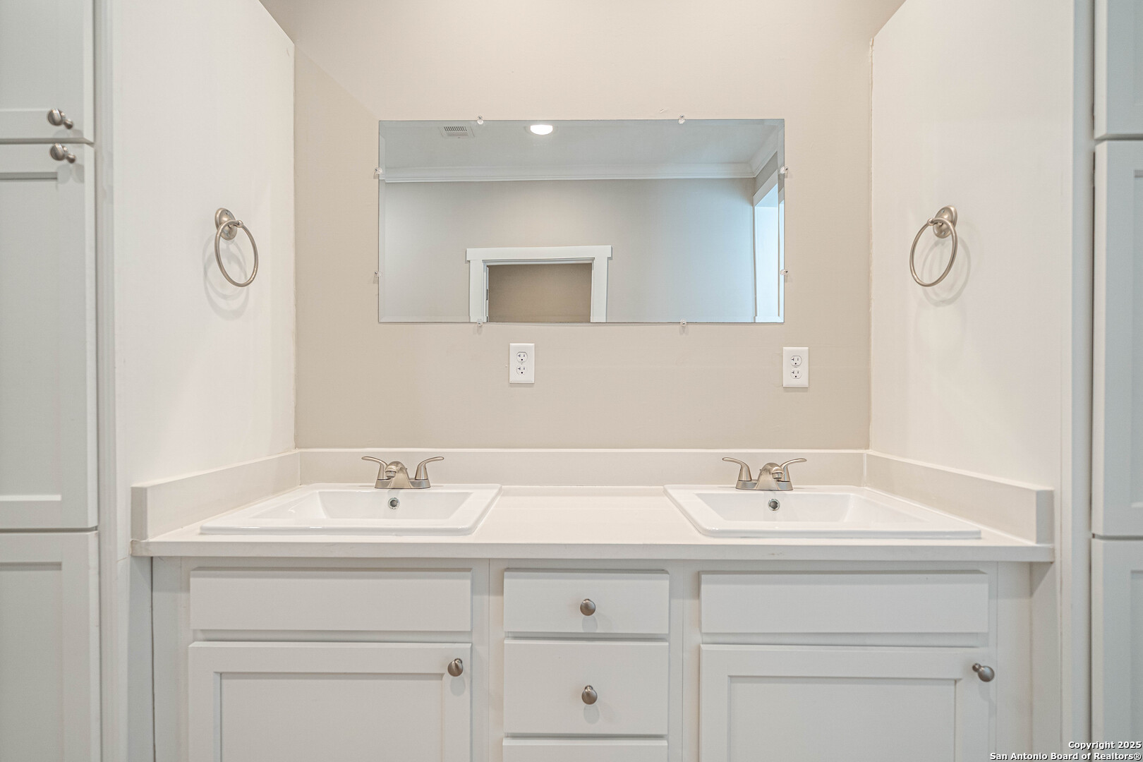 1418 Burleson San Antonio TX 78202