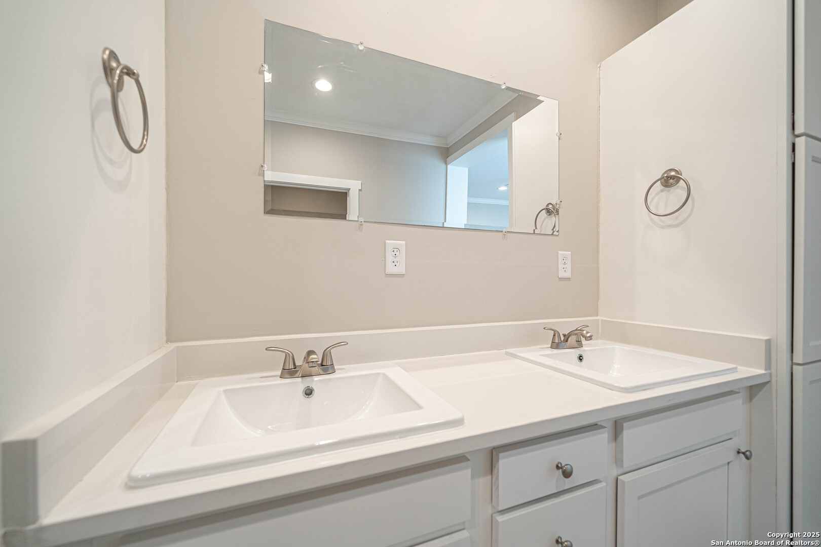 1418 Burleson San Antonio TX 78202