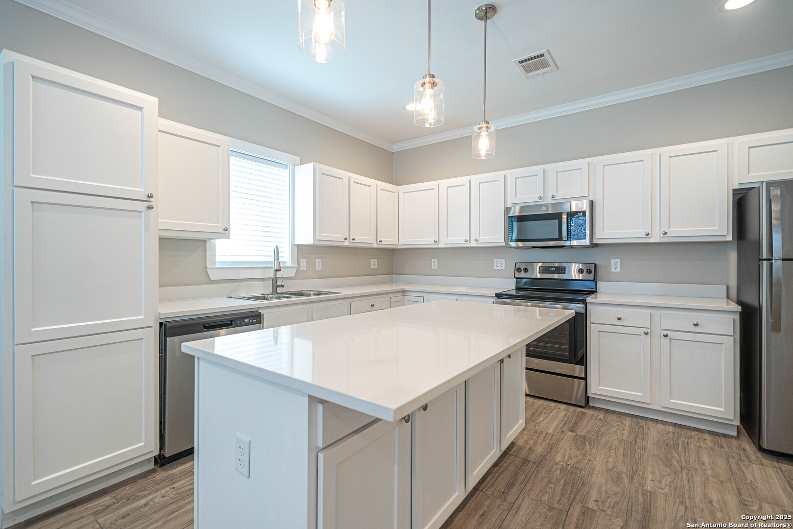 1418 Burleson San Antonio TX 78202