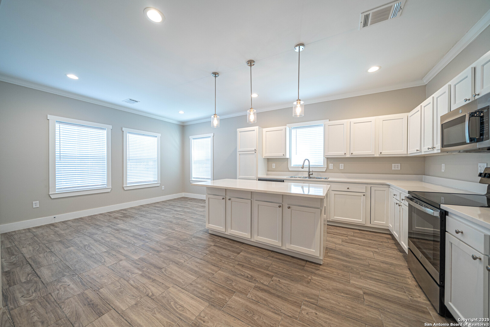 1418 Burleson San Antonio TX 78202