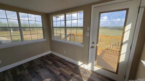 501 S Parker Nixon TX 78140